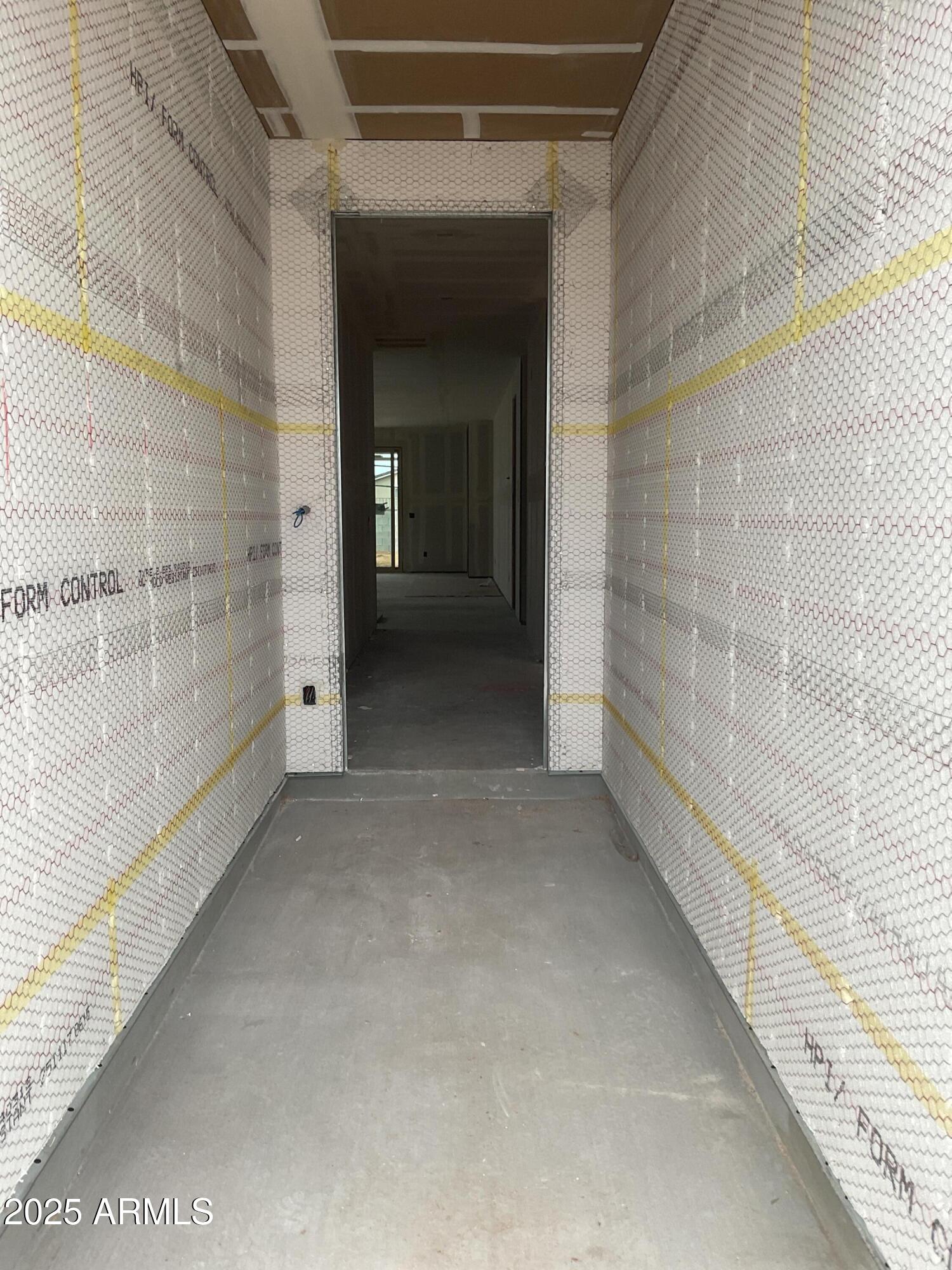 9542 W TAMARISK Avenue