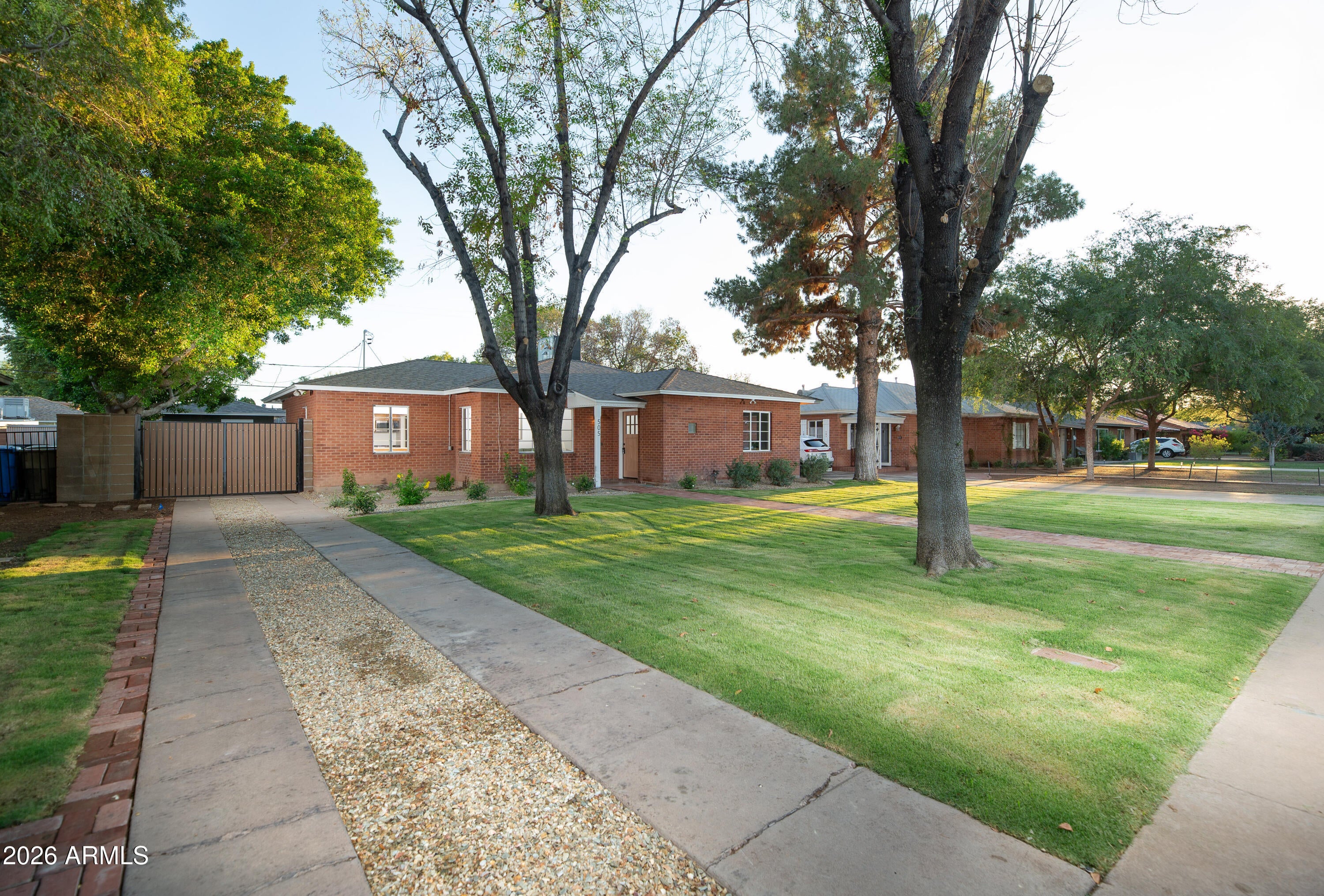 505 W Windsor Avenue