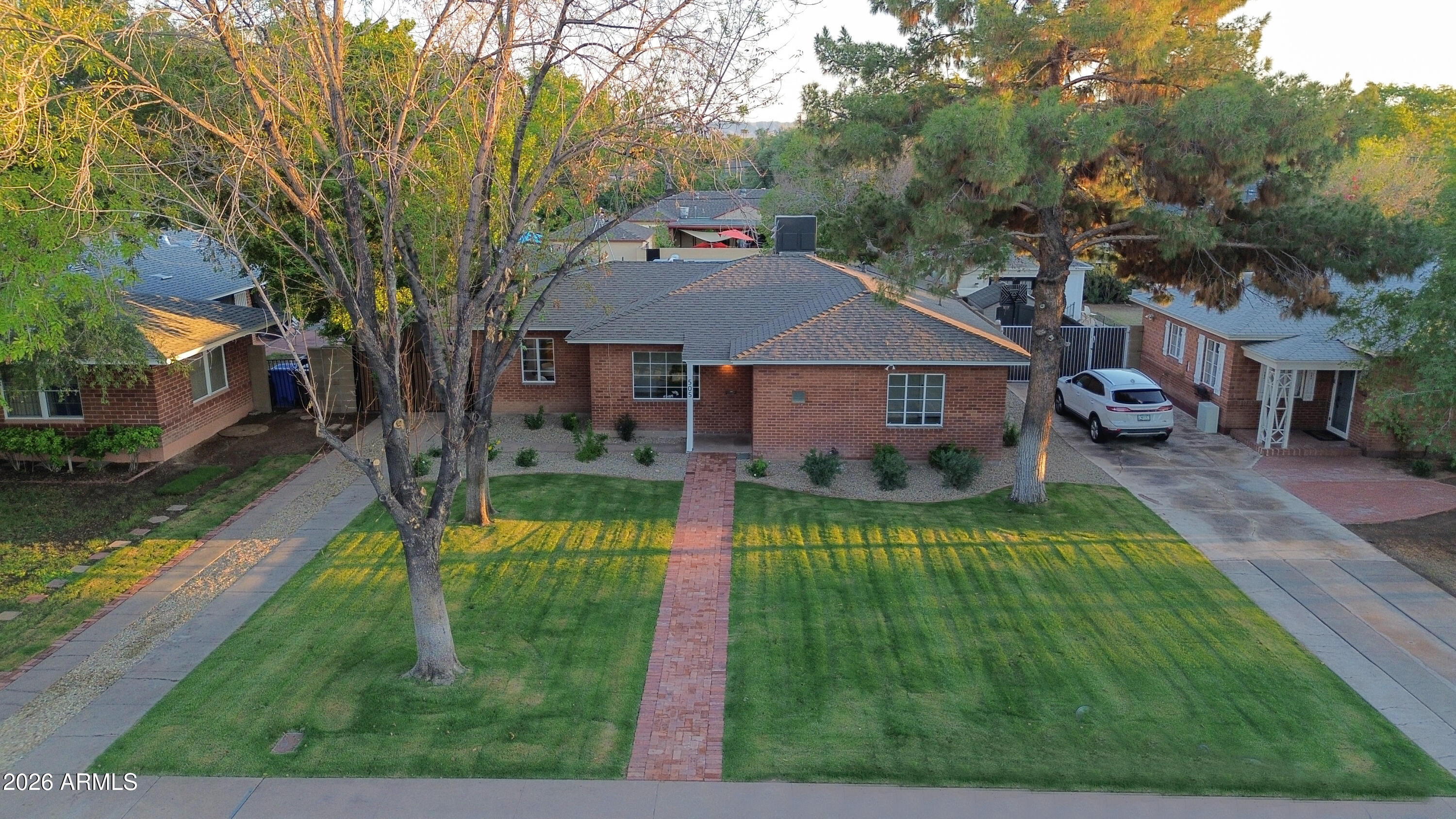 505 W Windsor Avenue
