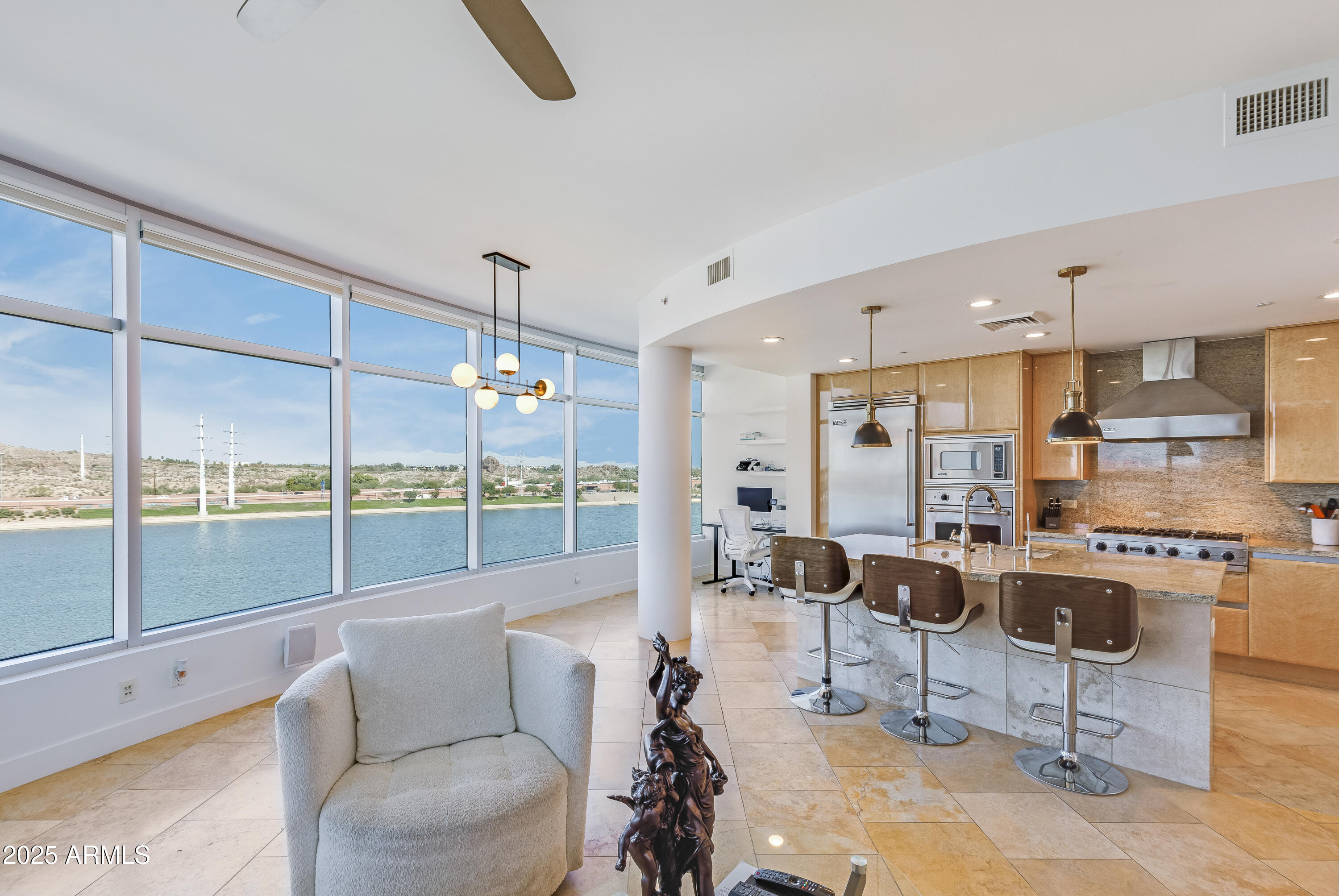 140 E RIO SALADO Parkway 506