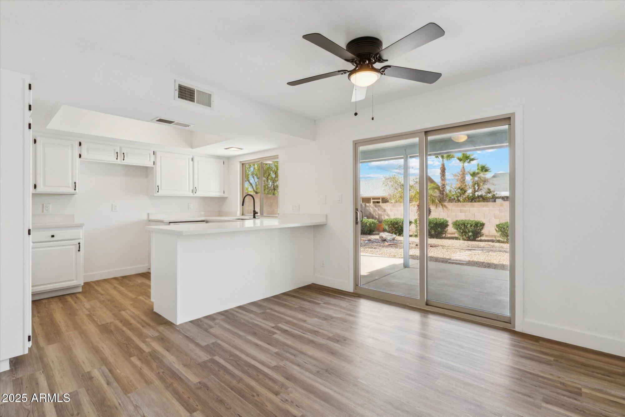 Homes 2 4829 E APACHE Circle