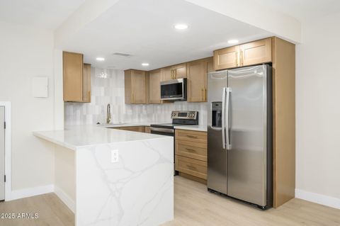 4760 E MORELAND Street Phoenix AZ 85008