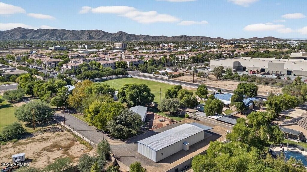 Photo of 9259 S Priest Drive, Tempe, AZ 85284 (MLS # 6952262)