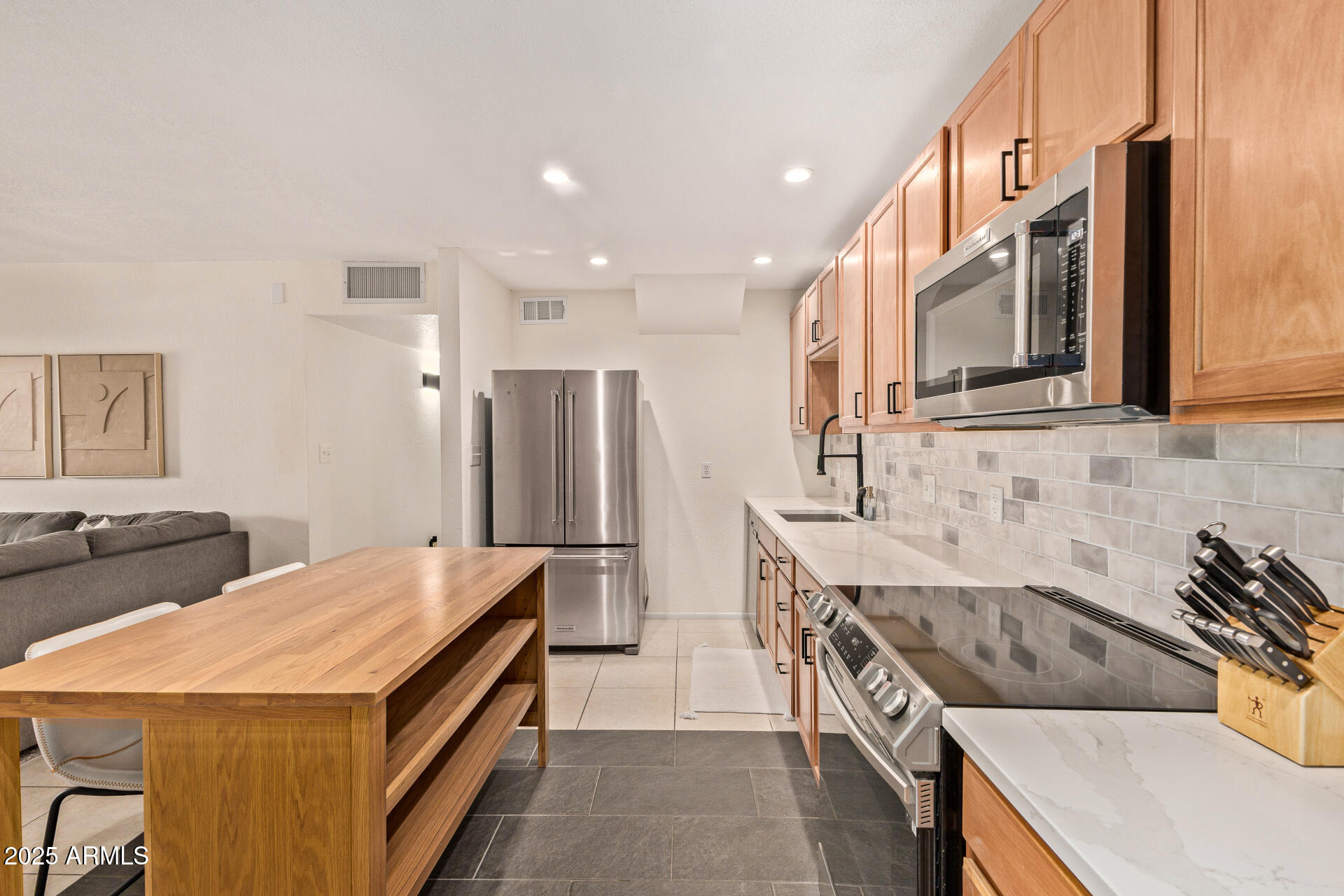 8649 E ROYAL PALM Road 232