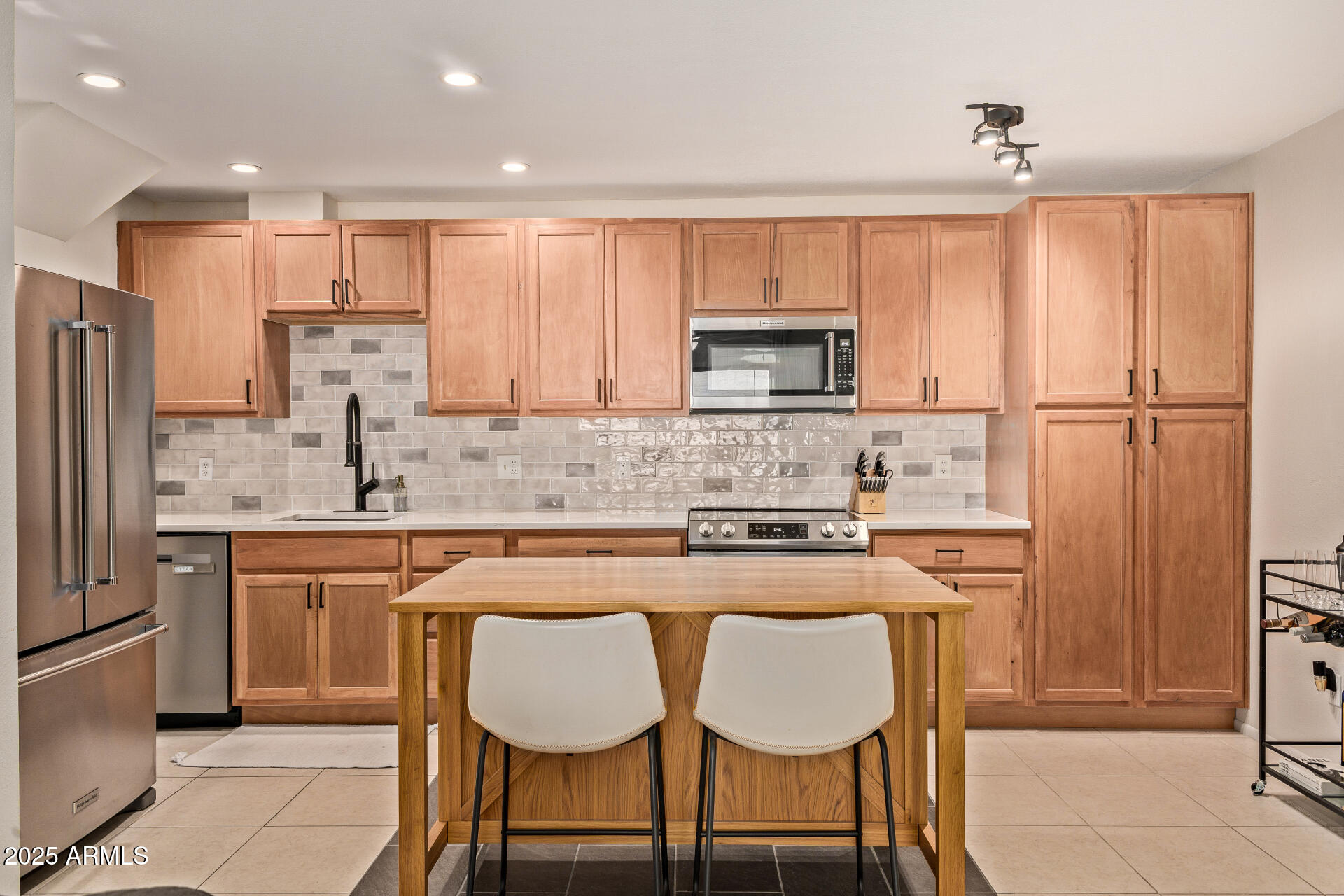 8649 E ROYAL PALM Road 232