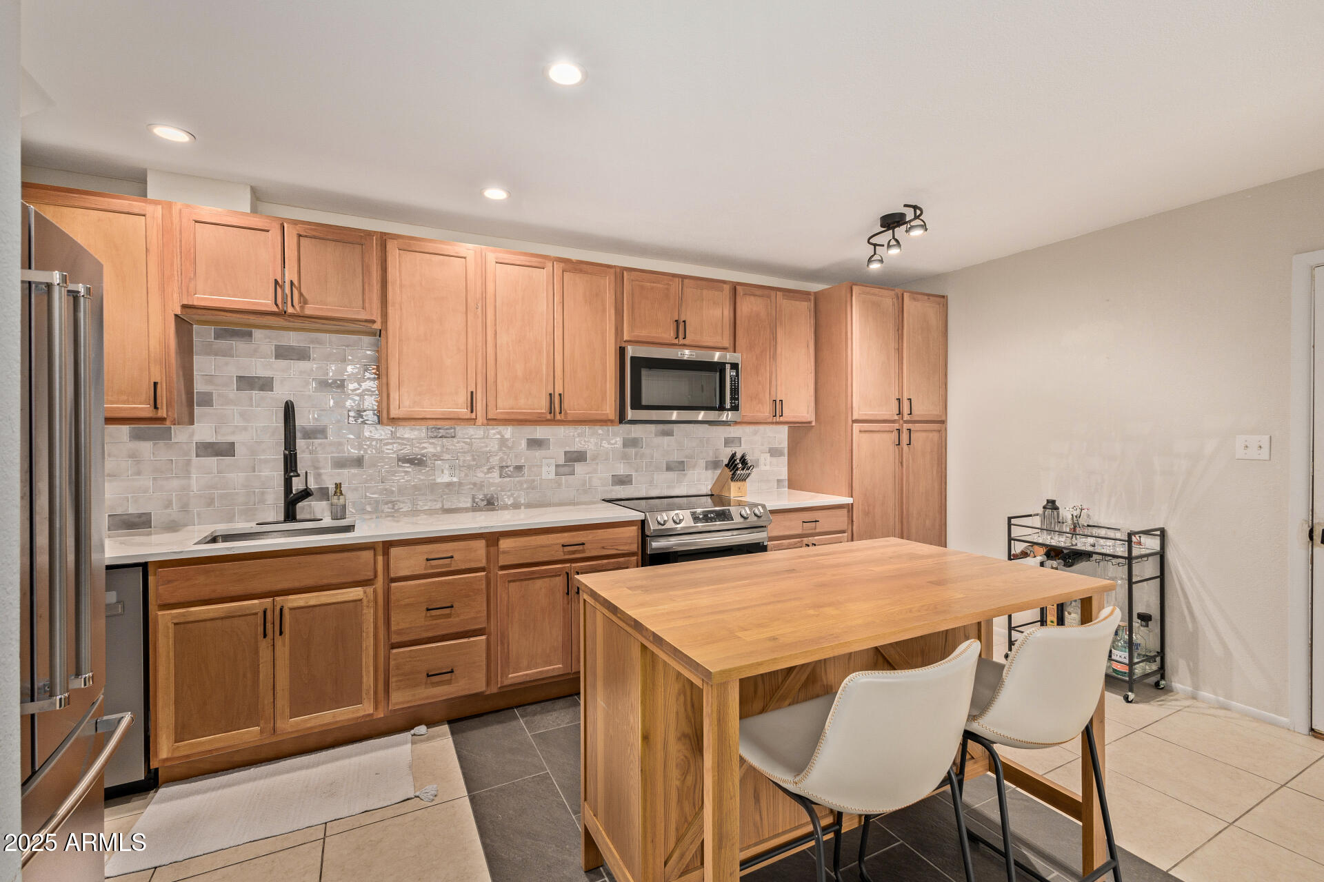 8649 E ROYAL PALM Road 232