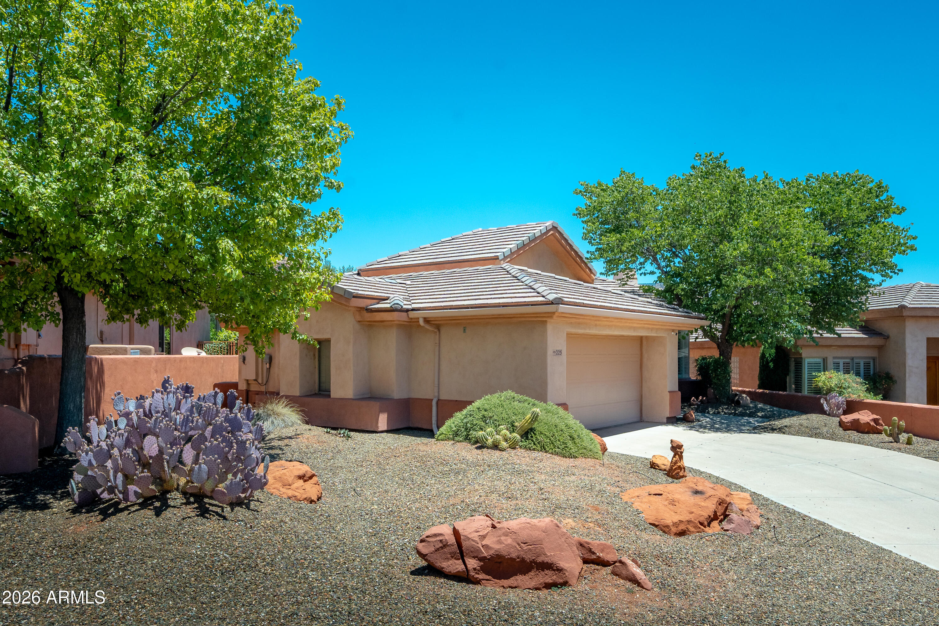 225 E BIGHORN Court