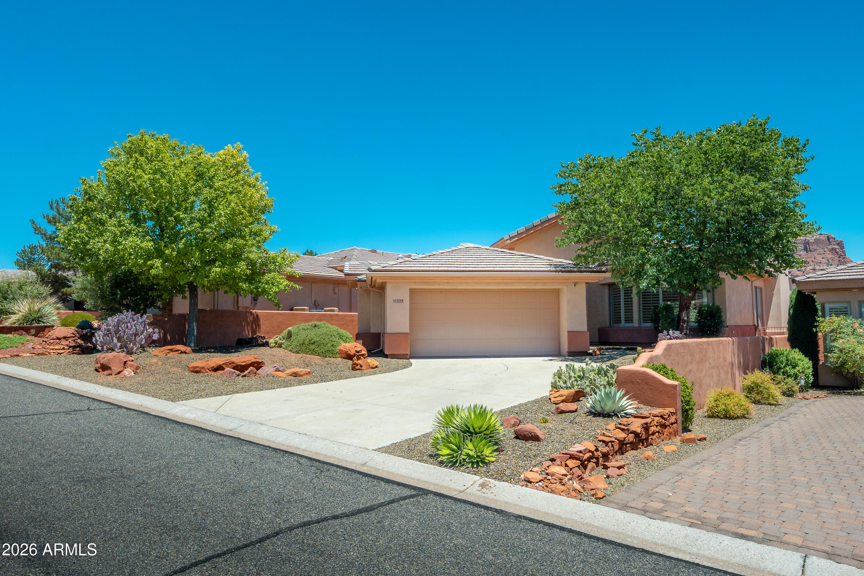 225 E BIGHORN Court