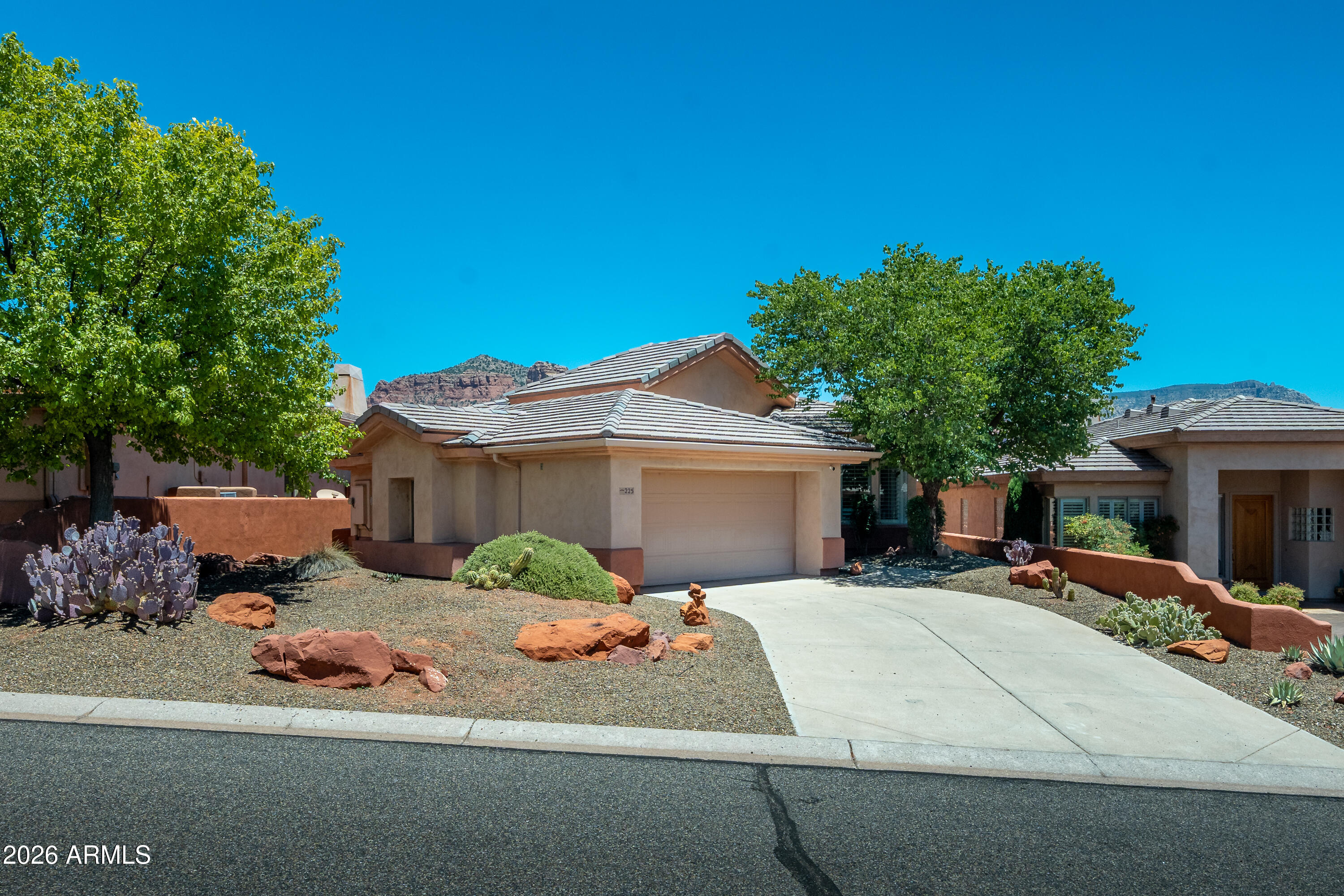 225 E BIGHORN Court