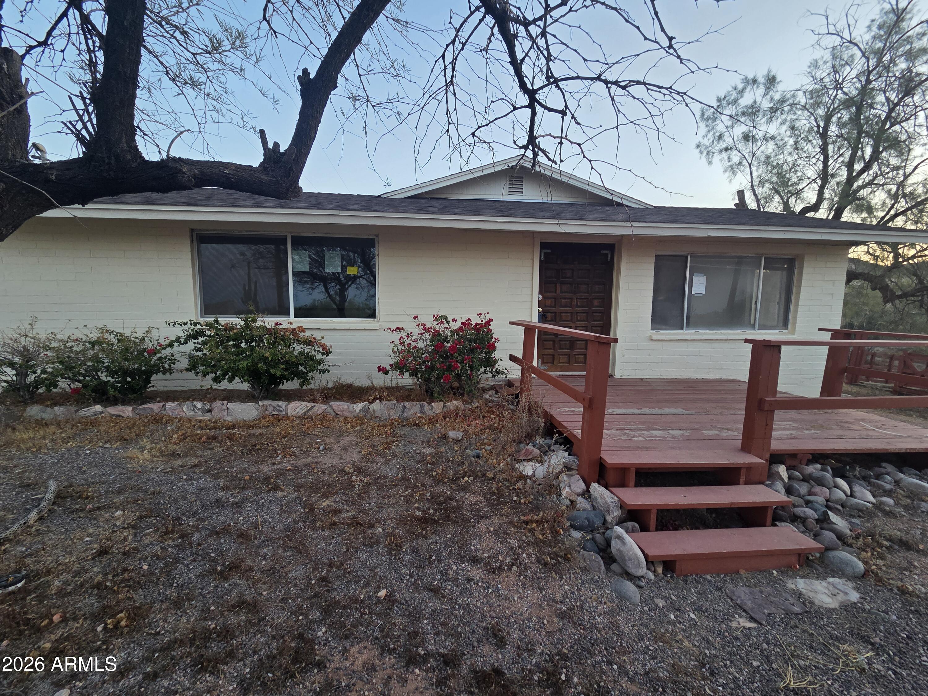 1214 E MOON VISTA Street