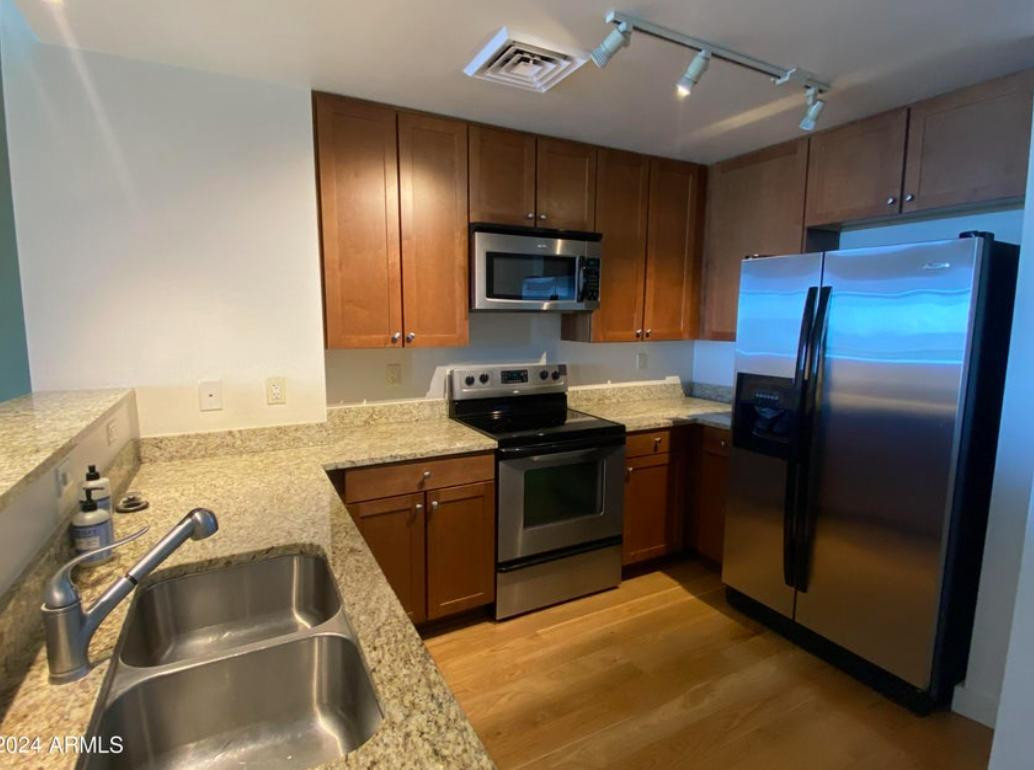310 S 4th Street 1602
