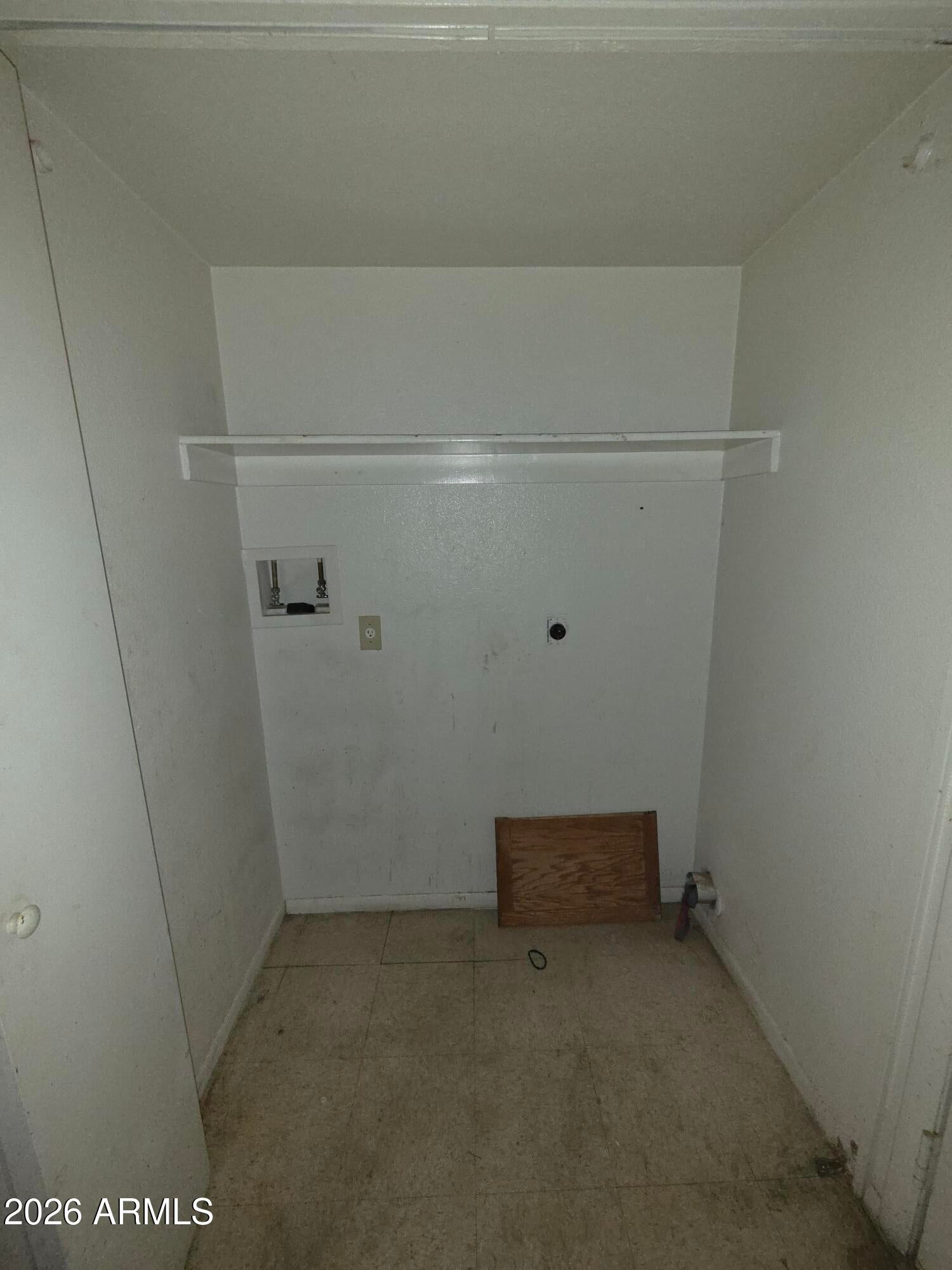 901 W ANGELA Drive