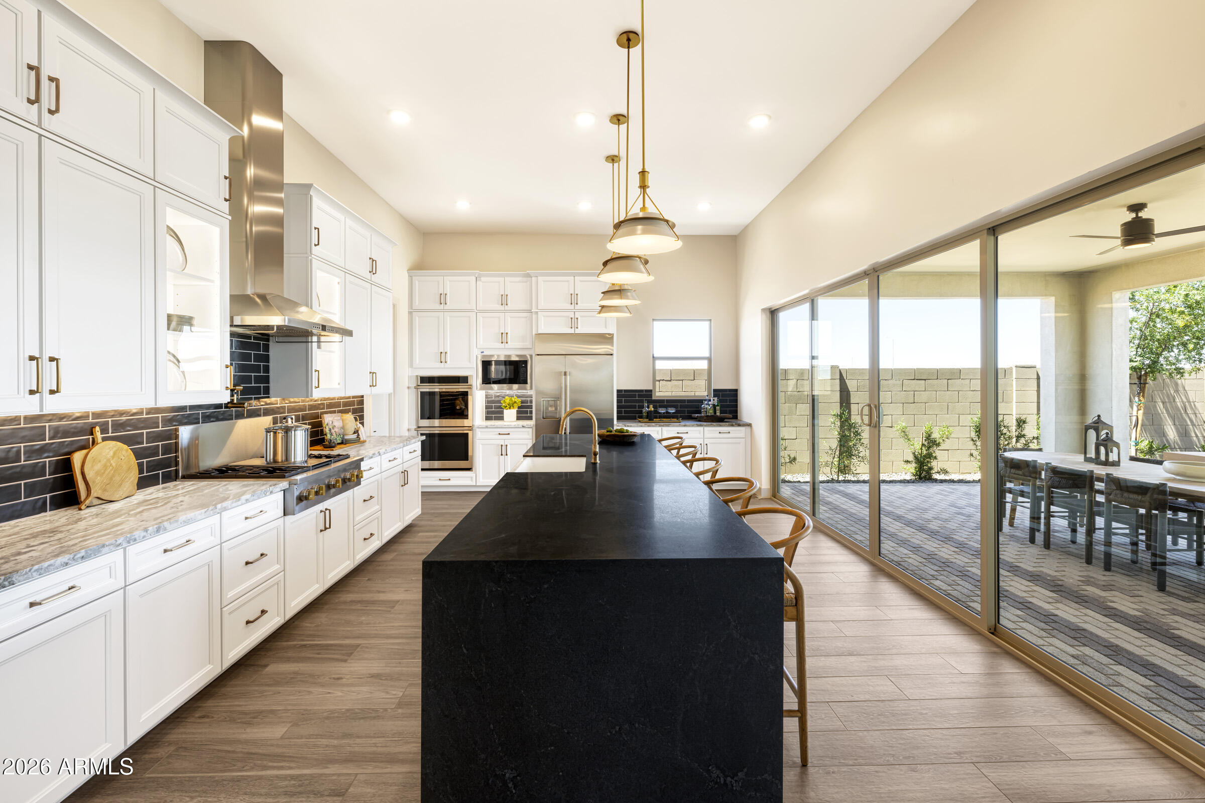 712 W TREASURE Trail