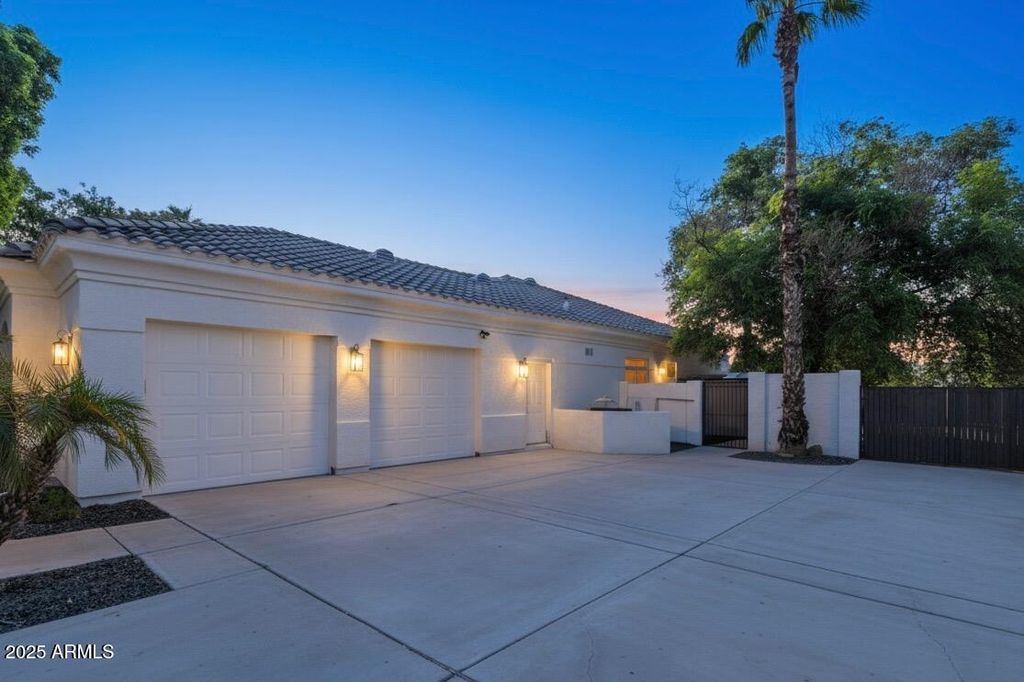 Photo of 12721 W Georgia Avenue, Litchfield Park, AZ 85340 (MLS # 6934191)