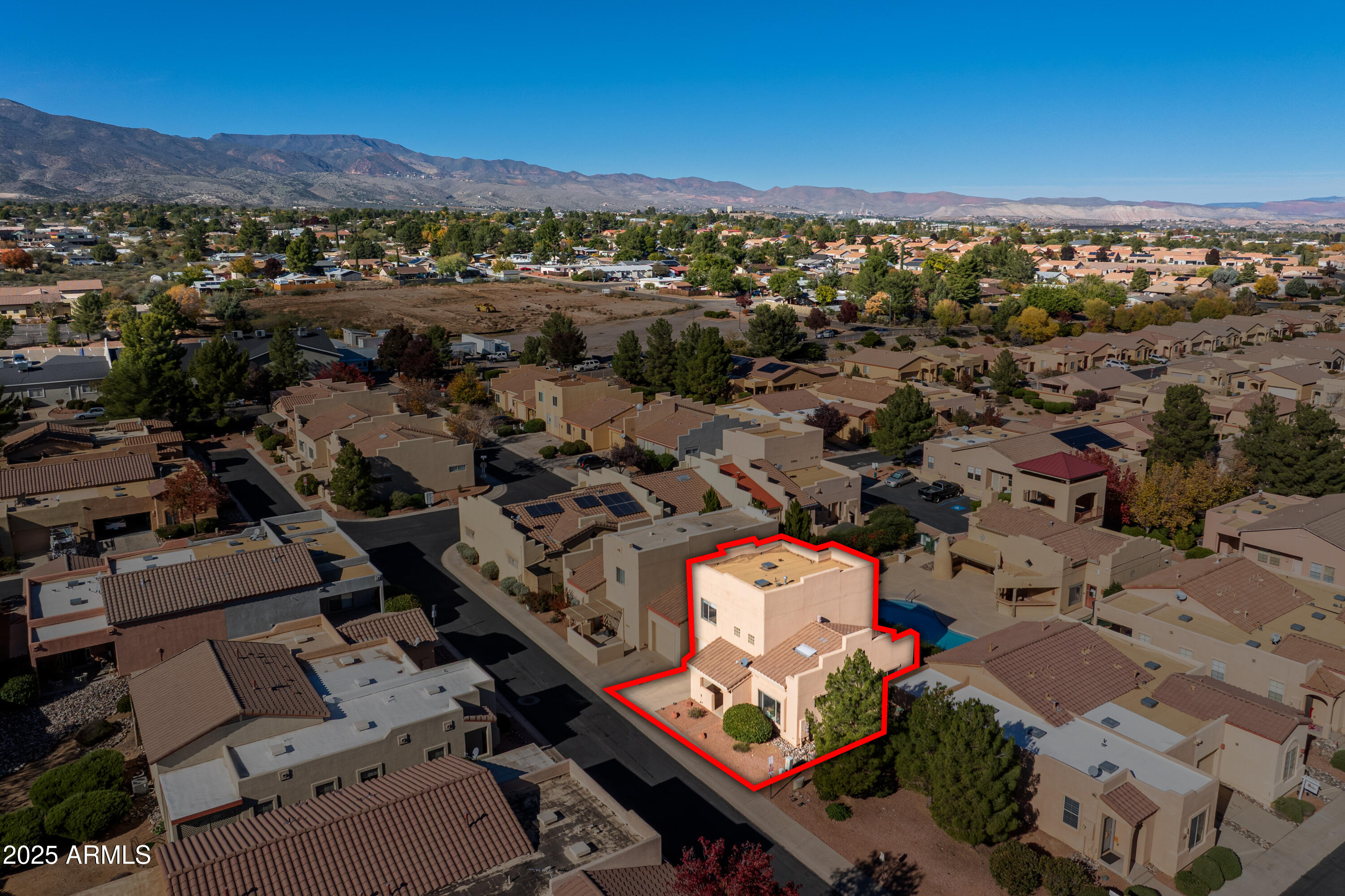 1672 E Parado Del Sol --