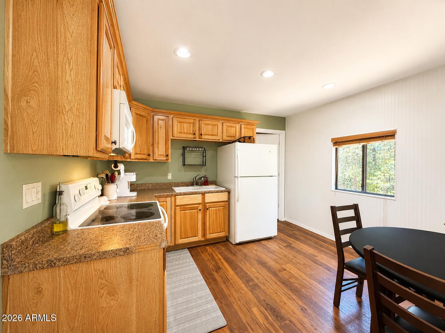 STRAWBERRY KNOLLS - Residential