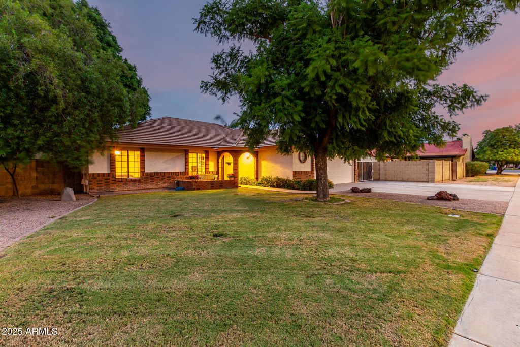 Photo of 1816 E Enrose Street, Mesa, AZ 85203 (MLS # 6932864)