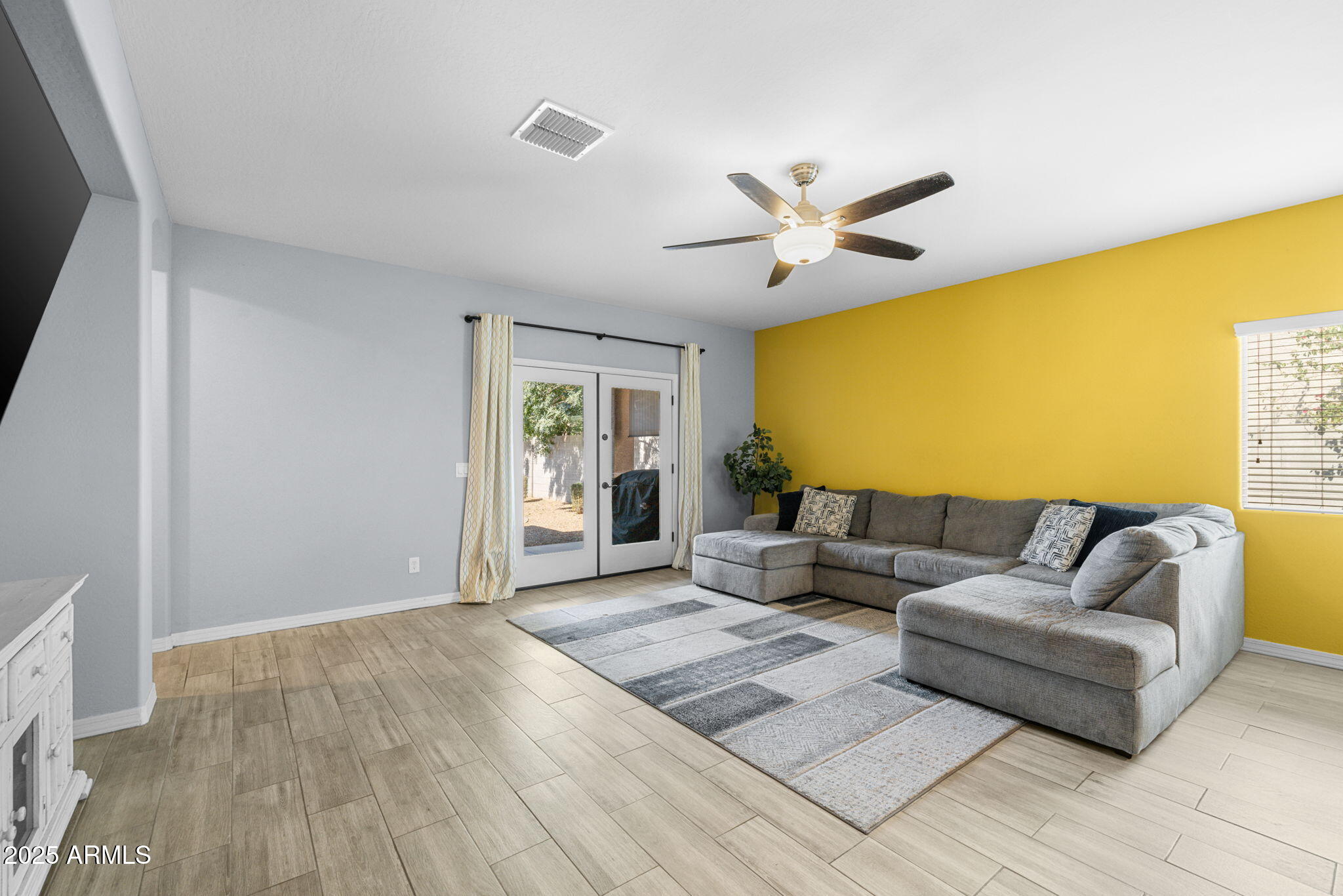 330 W EVERGREEN PEAR Avenue