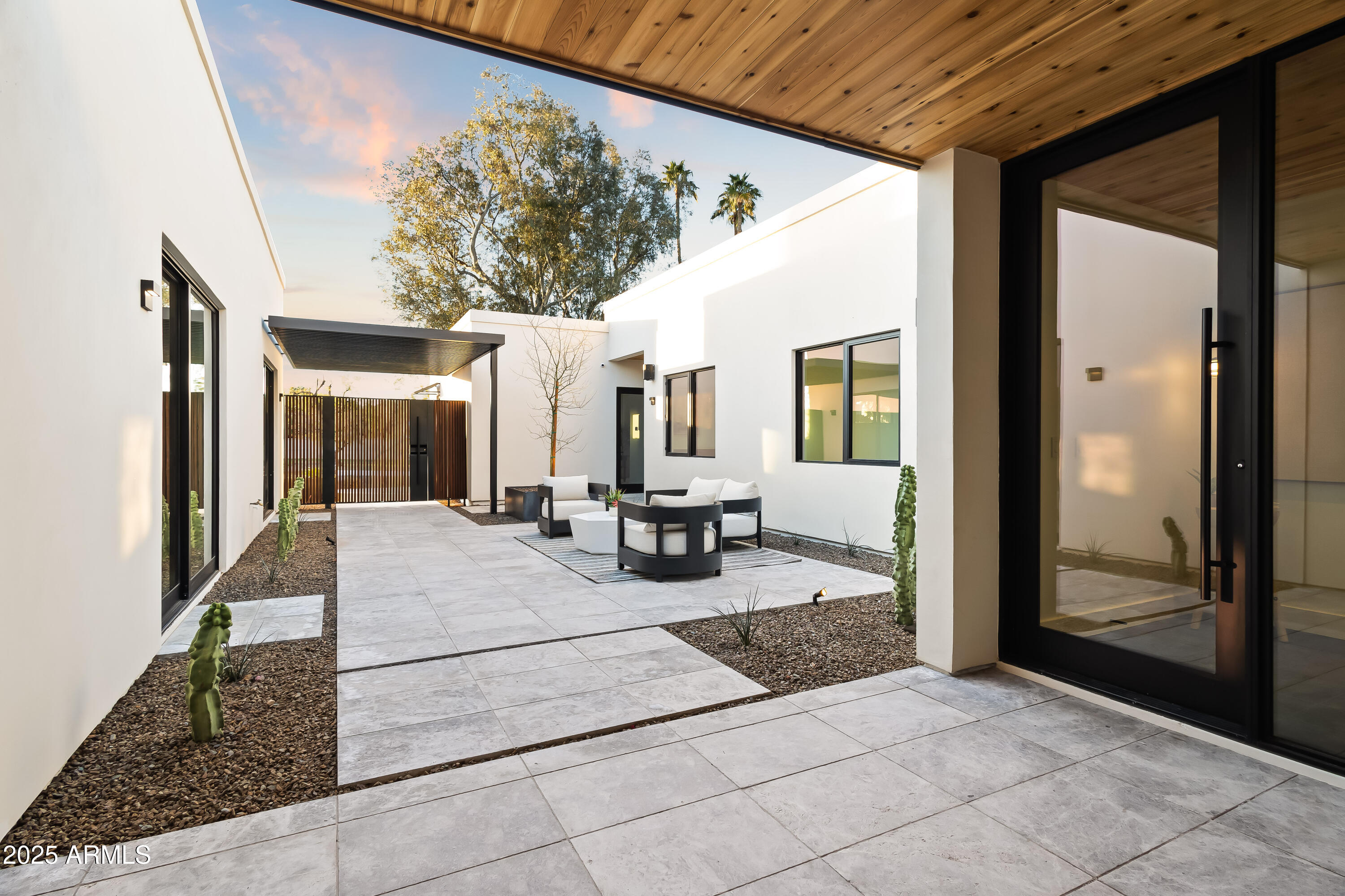 8255 E MORGAN Trail