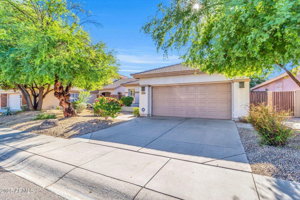 Photo of 545 E Krista Way, Tempe, AZ 85284 (MLS # 6956912)