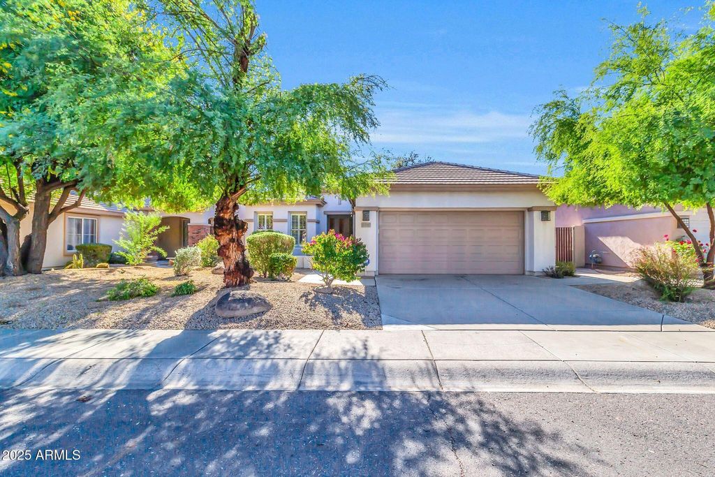 Photo of 545 E Krista Way, Tempe, AZ 85284 (MLS # 6956912)