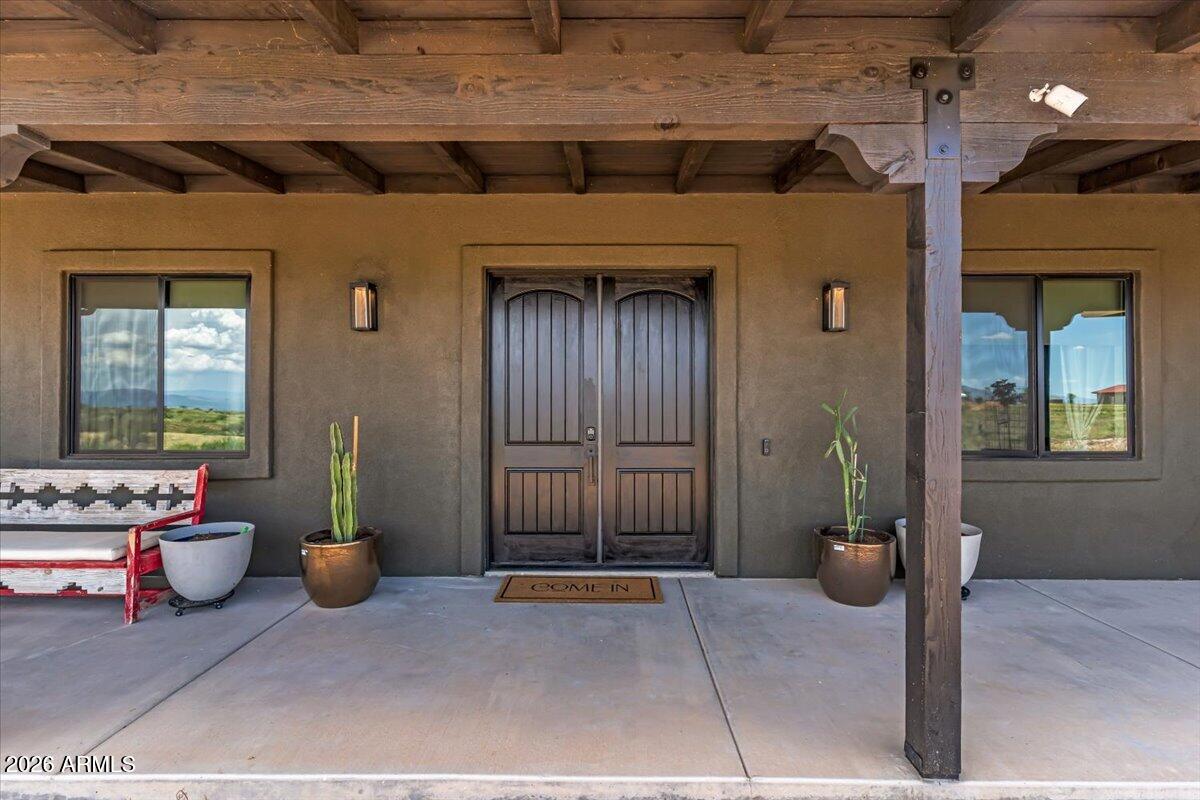 1564 S FLORES Lane