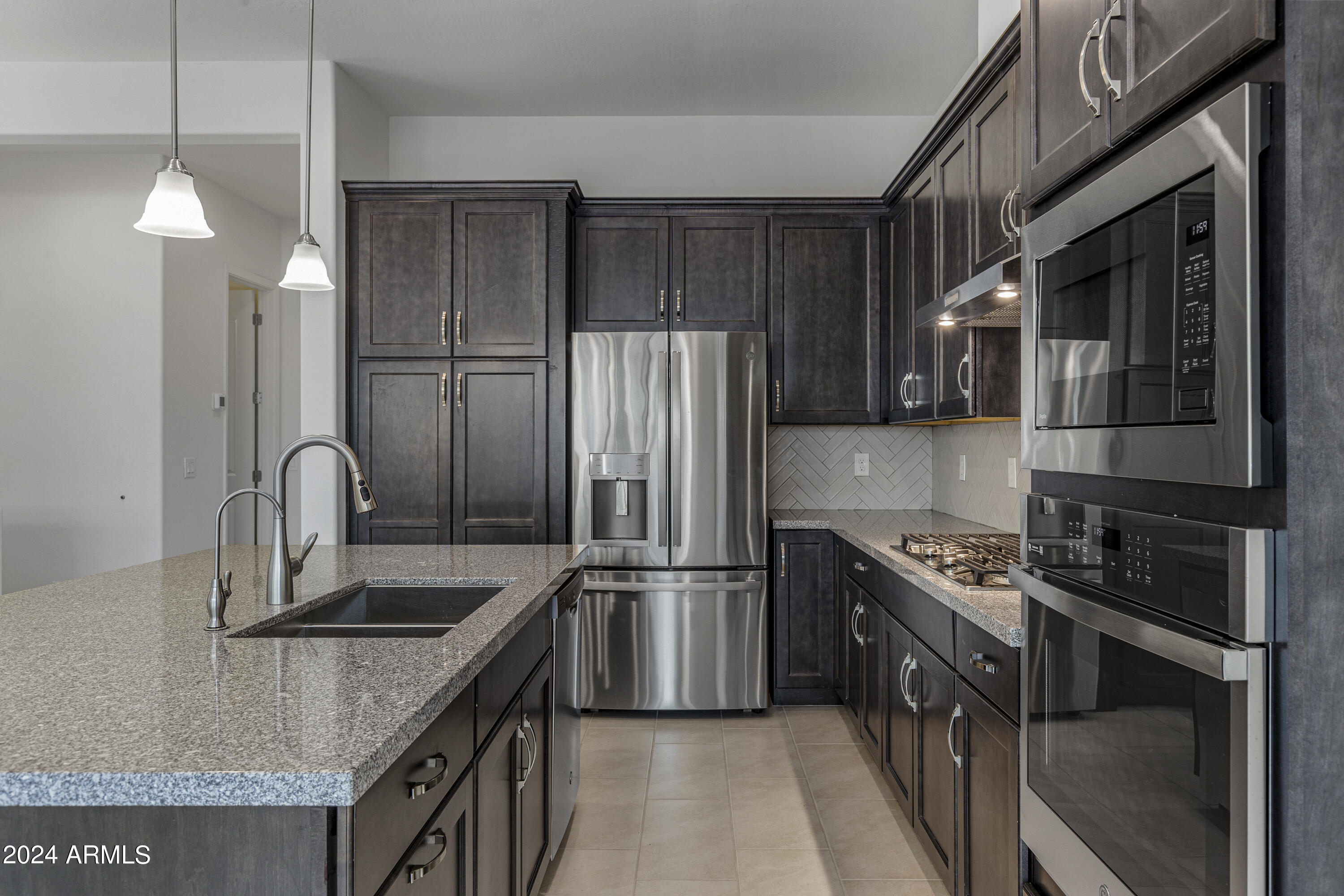 7496 E VIA DE LUNA Drive