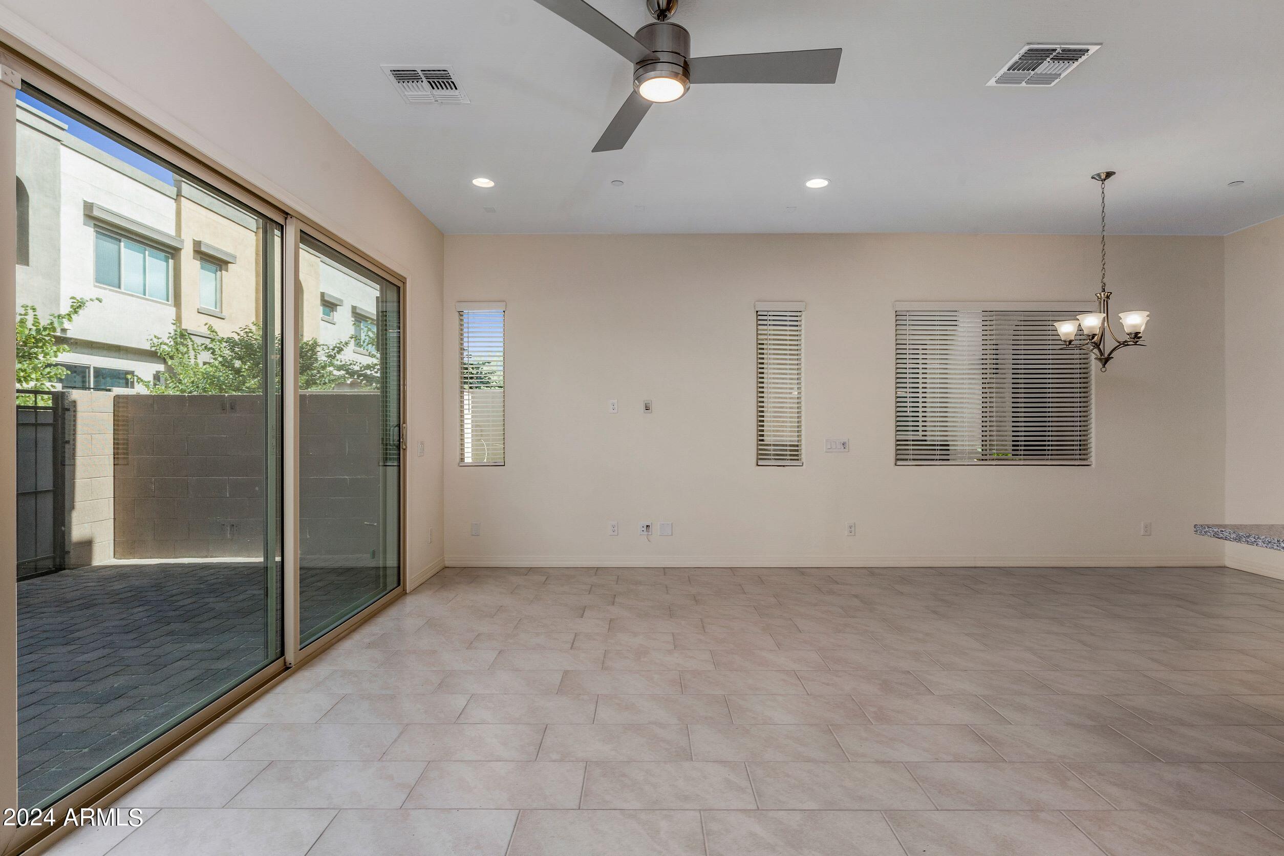 7496 E VIA DE LUNA Drive