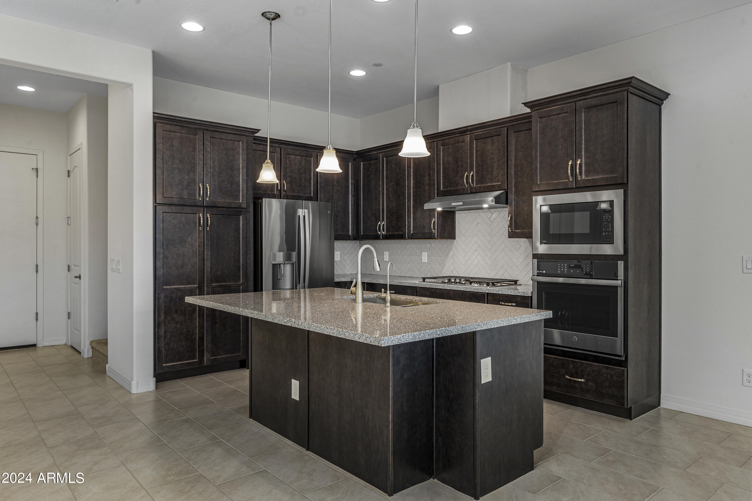 7496 E VIA DE LUNA Drive
