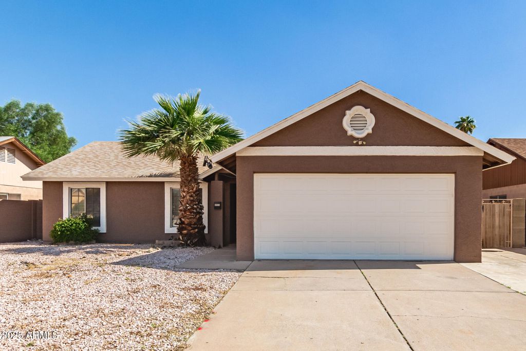 Photo of 6533 N 71st Avenue, Glendale, AZ 85303 (MLS # 6935311)