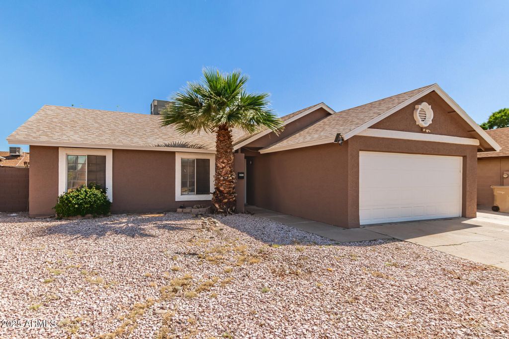 Photo of 6533 N 71st Avenue, Glendale, AZ 85303 (MLS # 6935311)