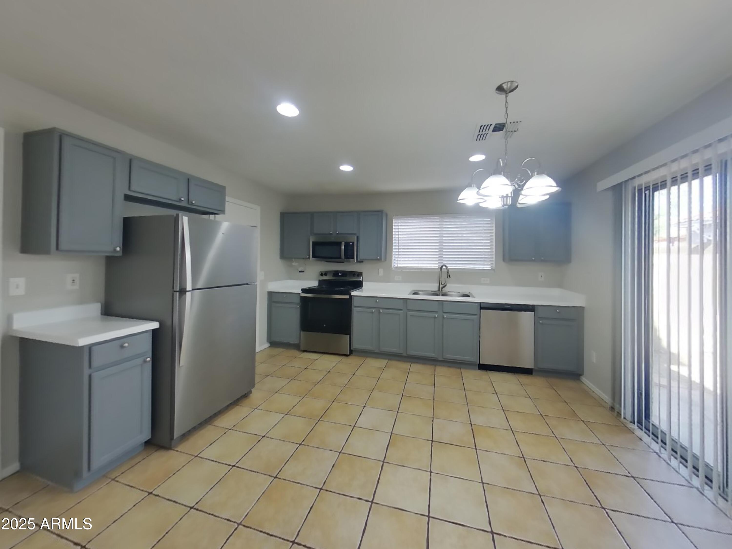 3275 S CONESTOGA Road