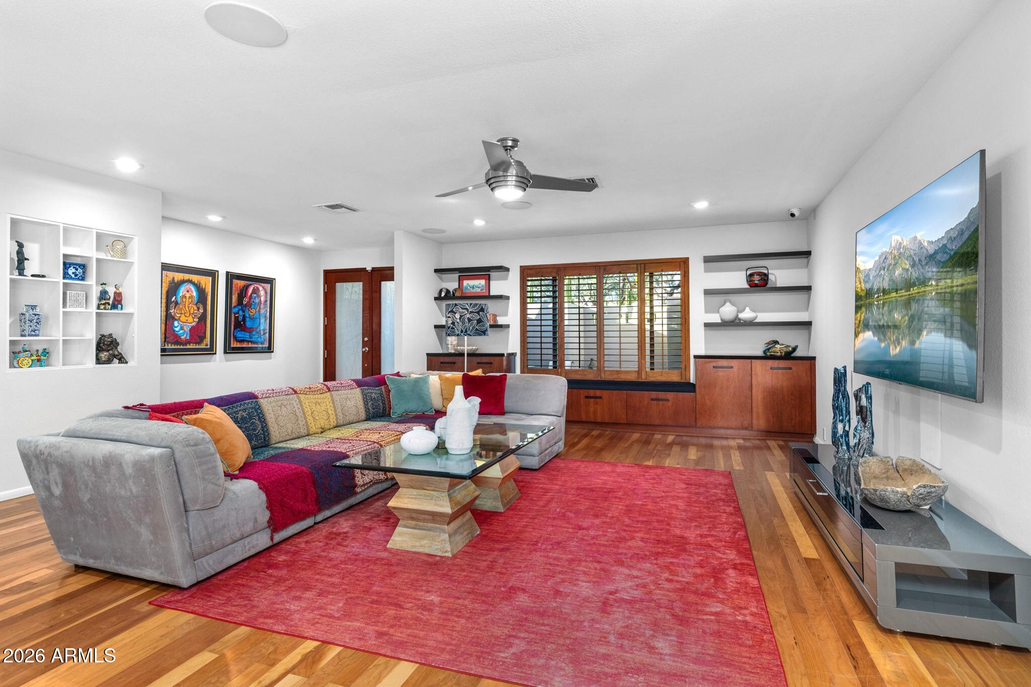 717 E ROYAL PALM Road