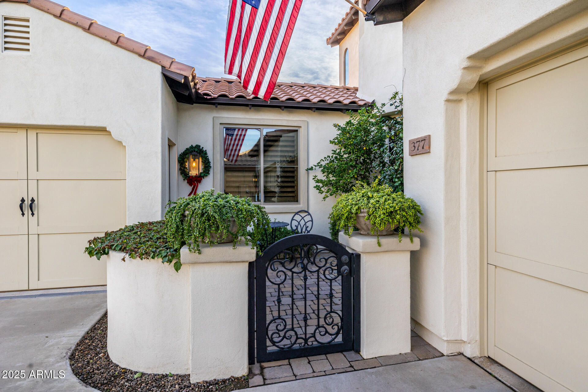 377 W DESERT BROOM Drive