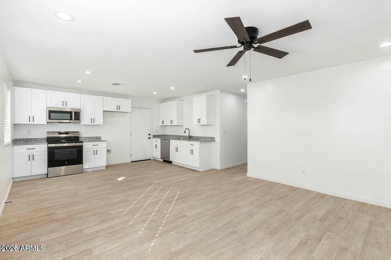 428 S 97TH Place