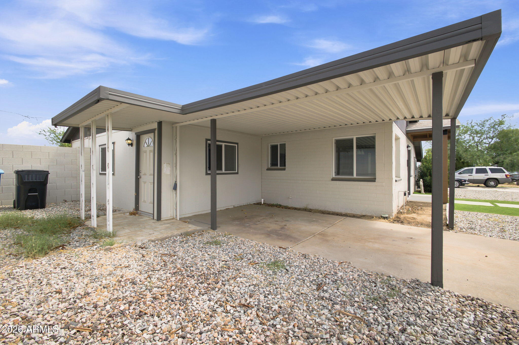 2308 E DELGADO Street