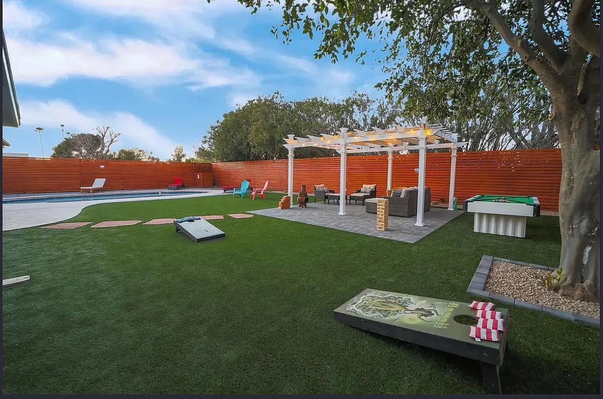 5046 E Columbine Drive