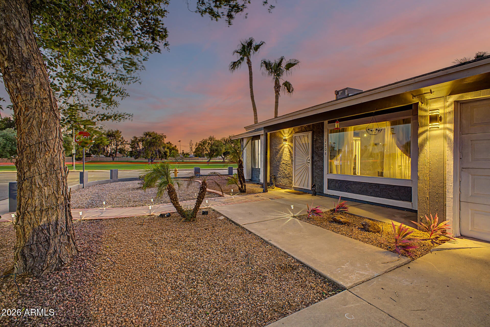 2208 W SILVERGATE Drive