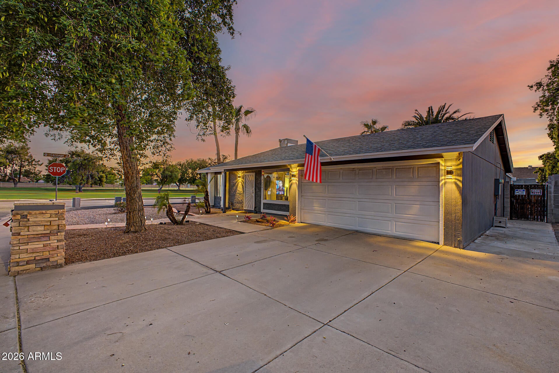 2208 W SILVERGATE Drive