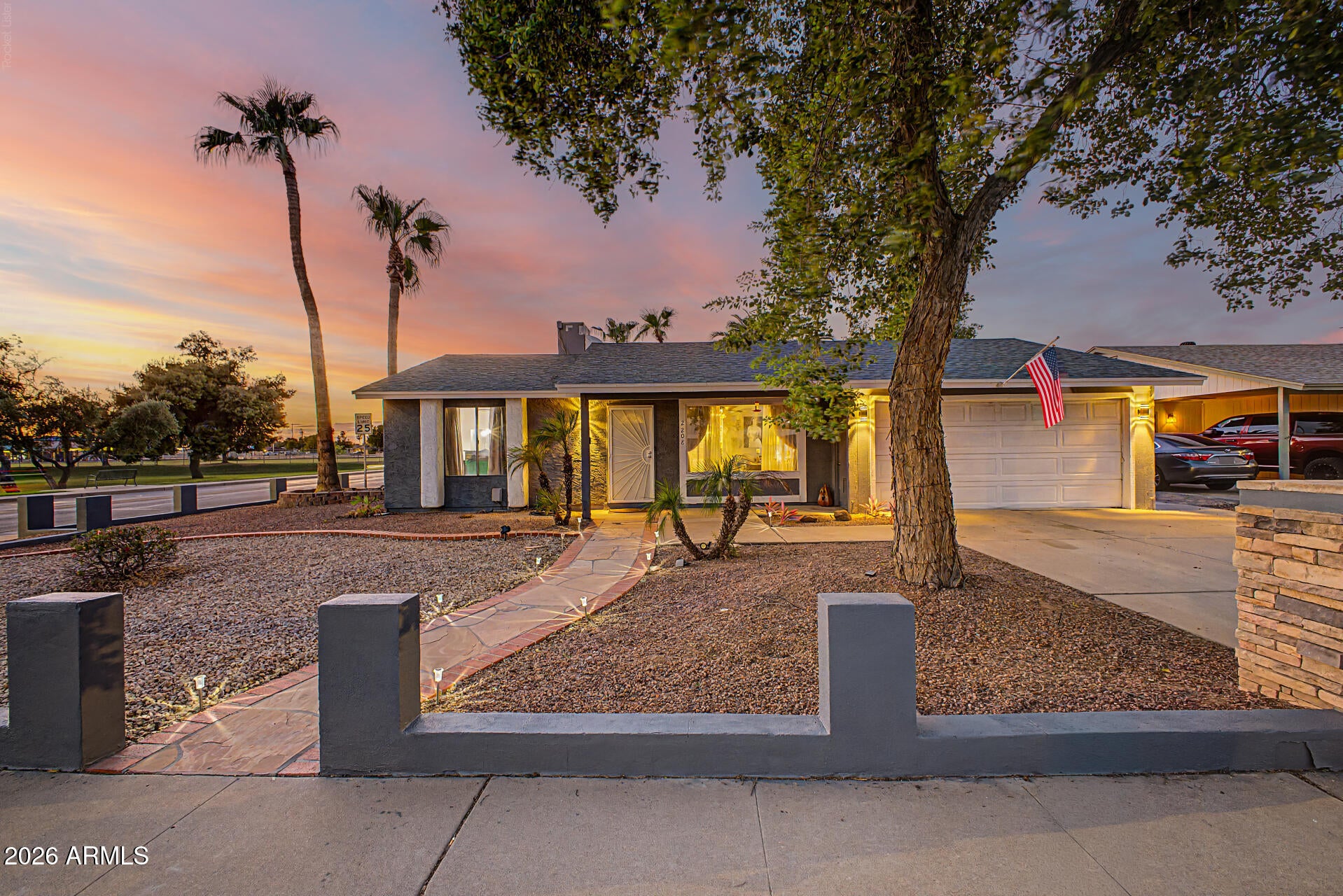 2208 W SILVERGATE Drive