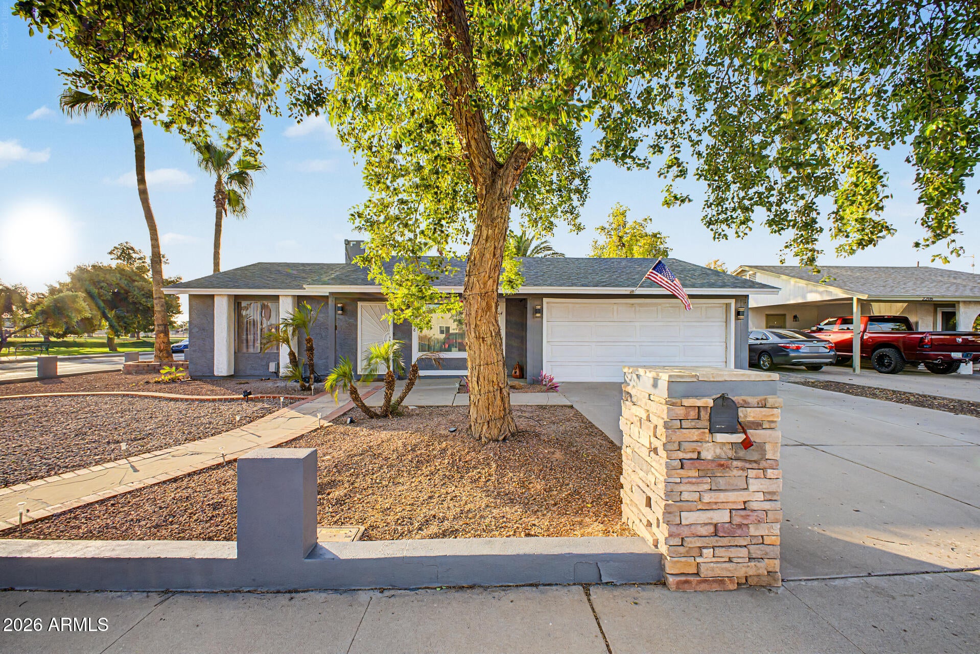 2208 W SILVERGATE Drive
