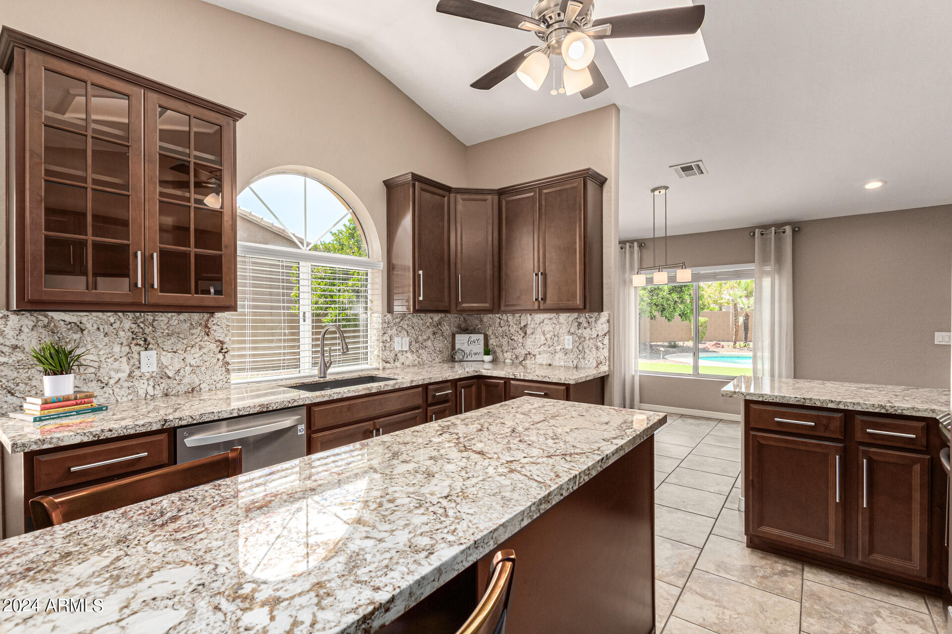 926 W GRAND CAYMEN Drive