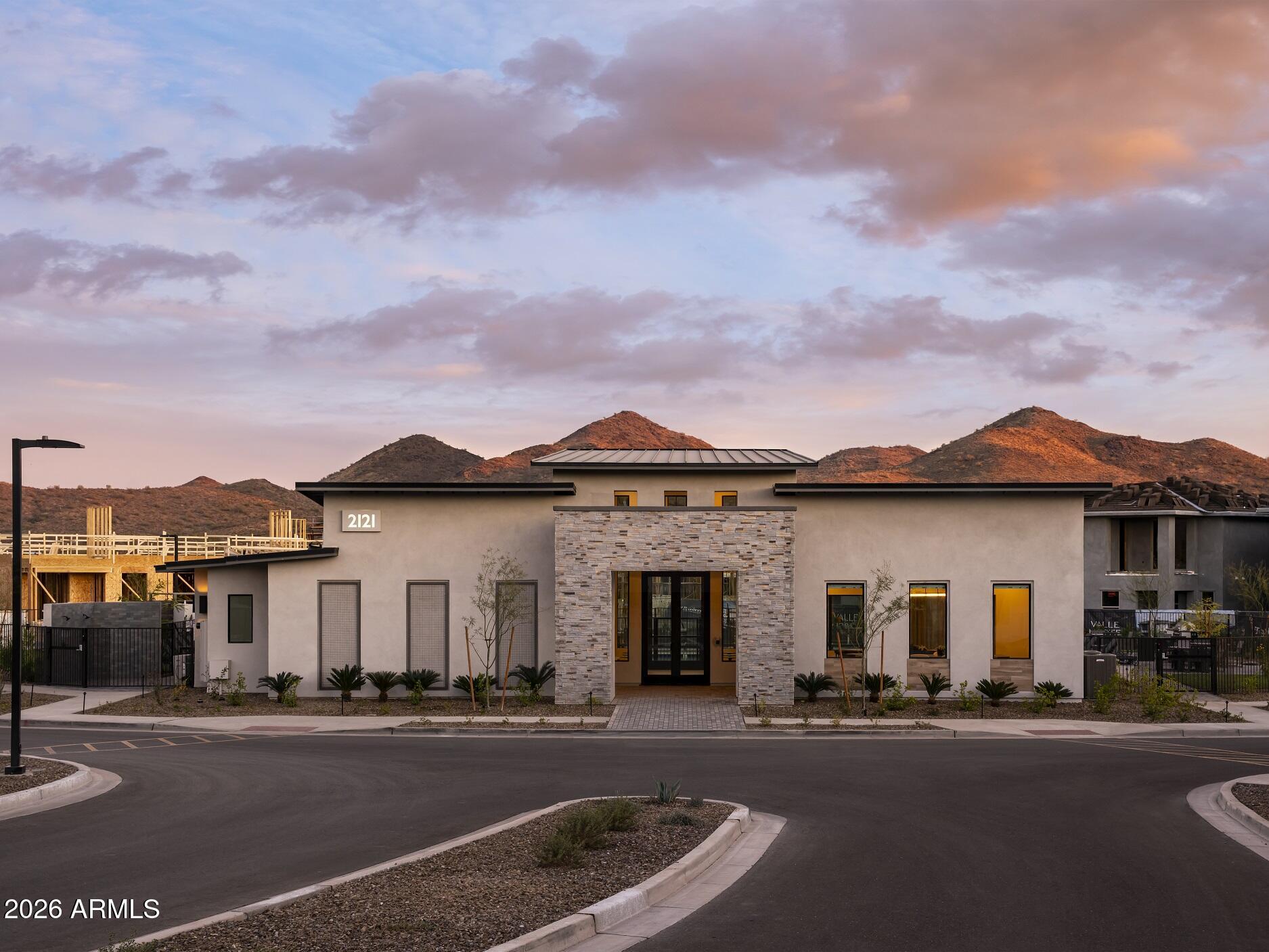 2121 W SONORAN DESERT Drive 162