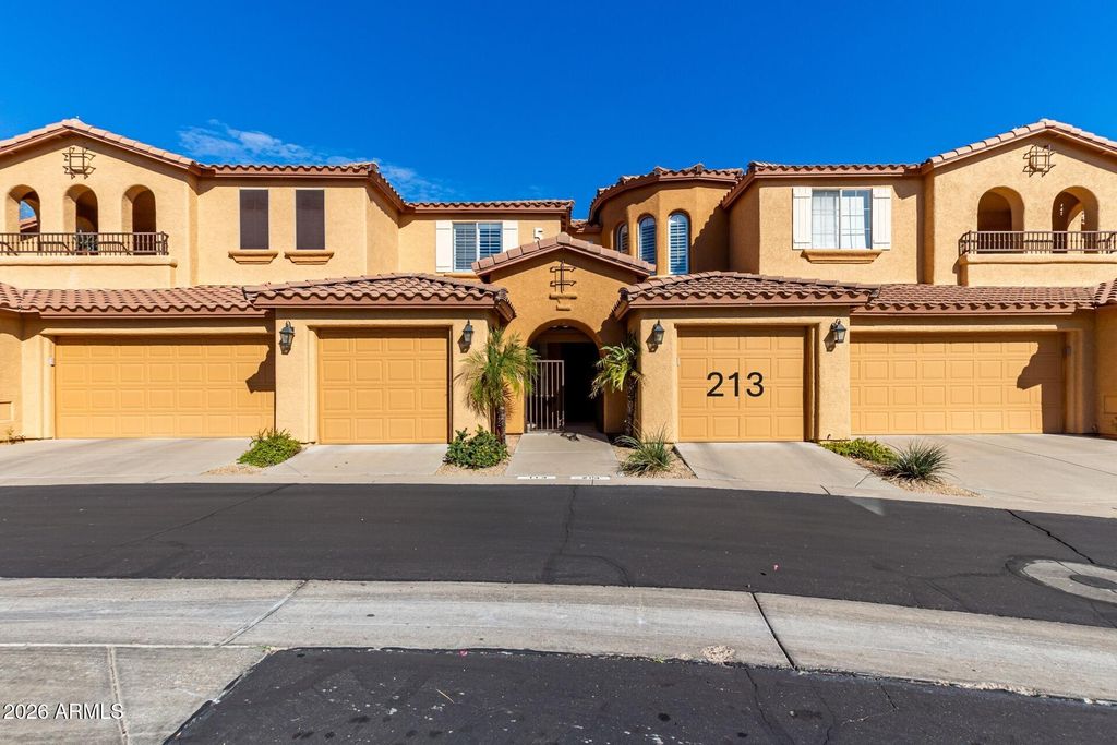 Photo of 10655 N 9th Street #213, Phoenix, AZ 85020 (MLS # 6973550)