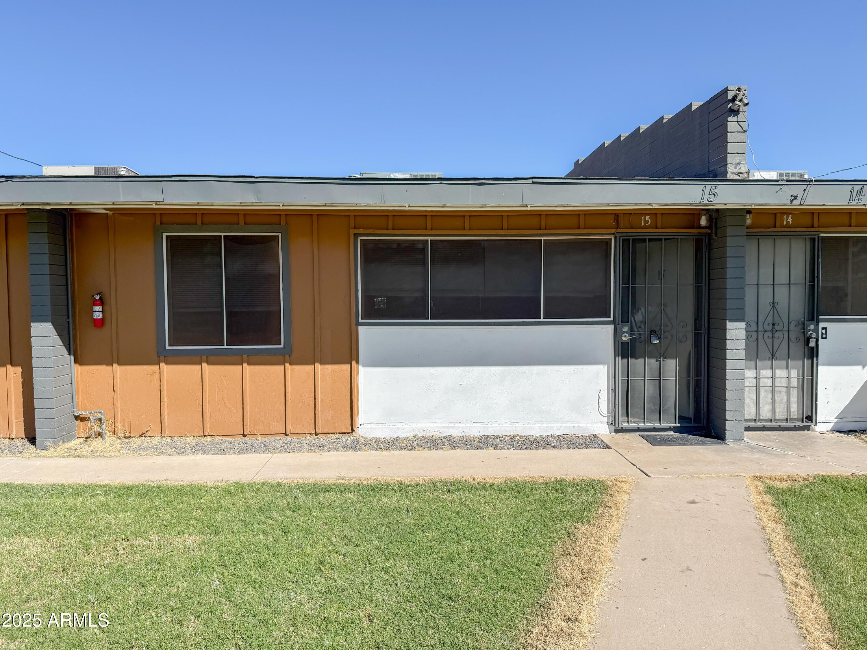 2123 W DEVONSHIRE Avenue 15