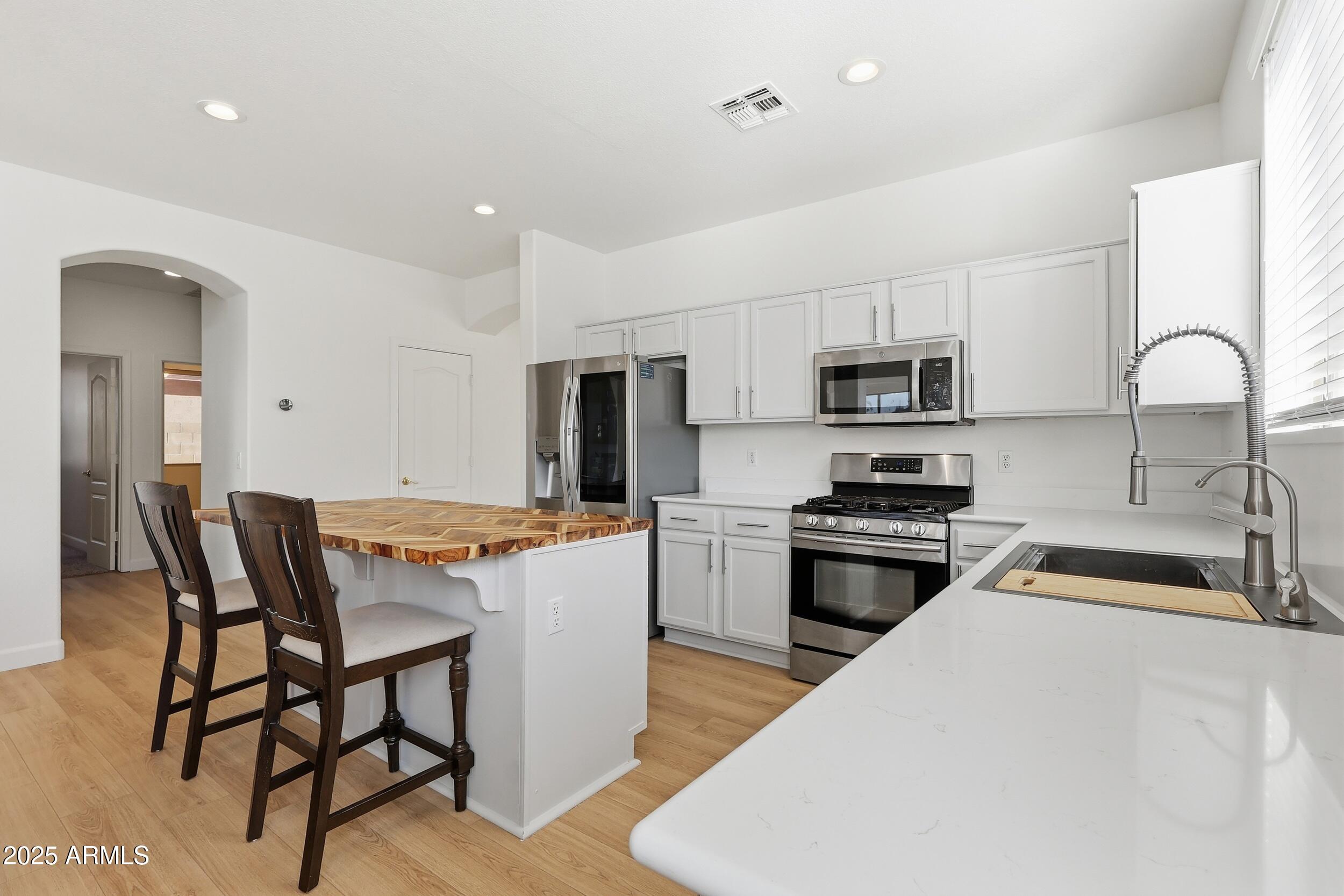 9451 W MARY ANN Drive