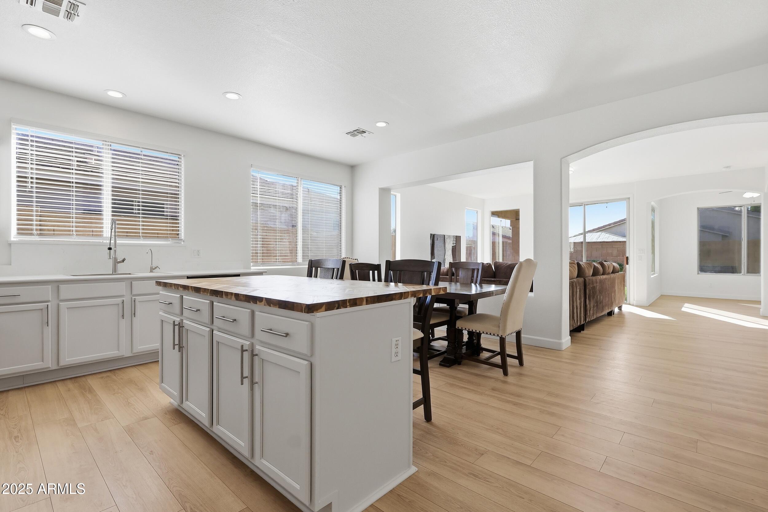 9451 W MARY ANN Drive