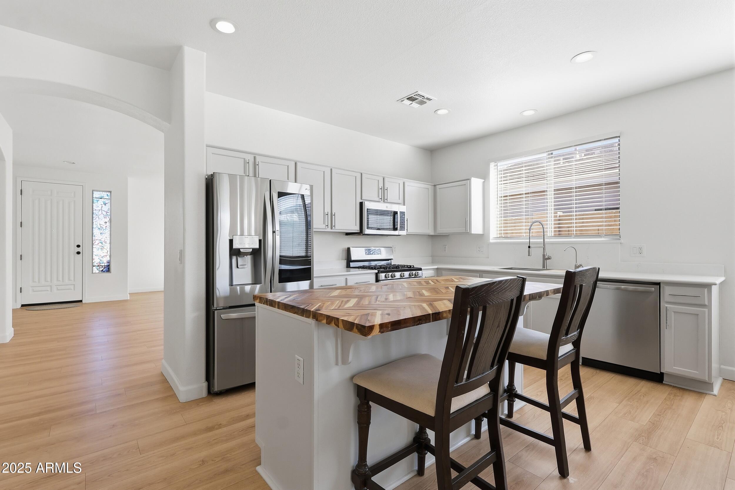 9451 W MARY ANN Drive