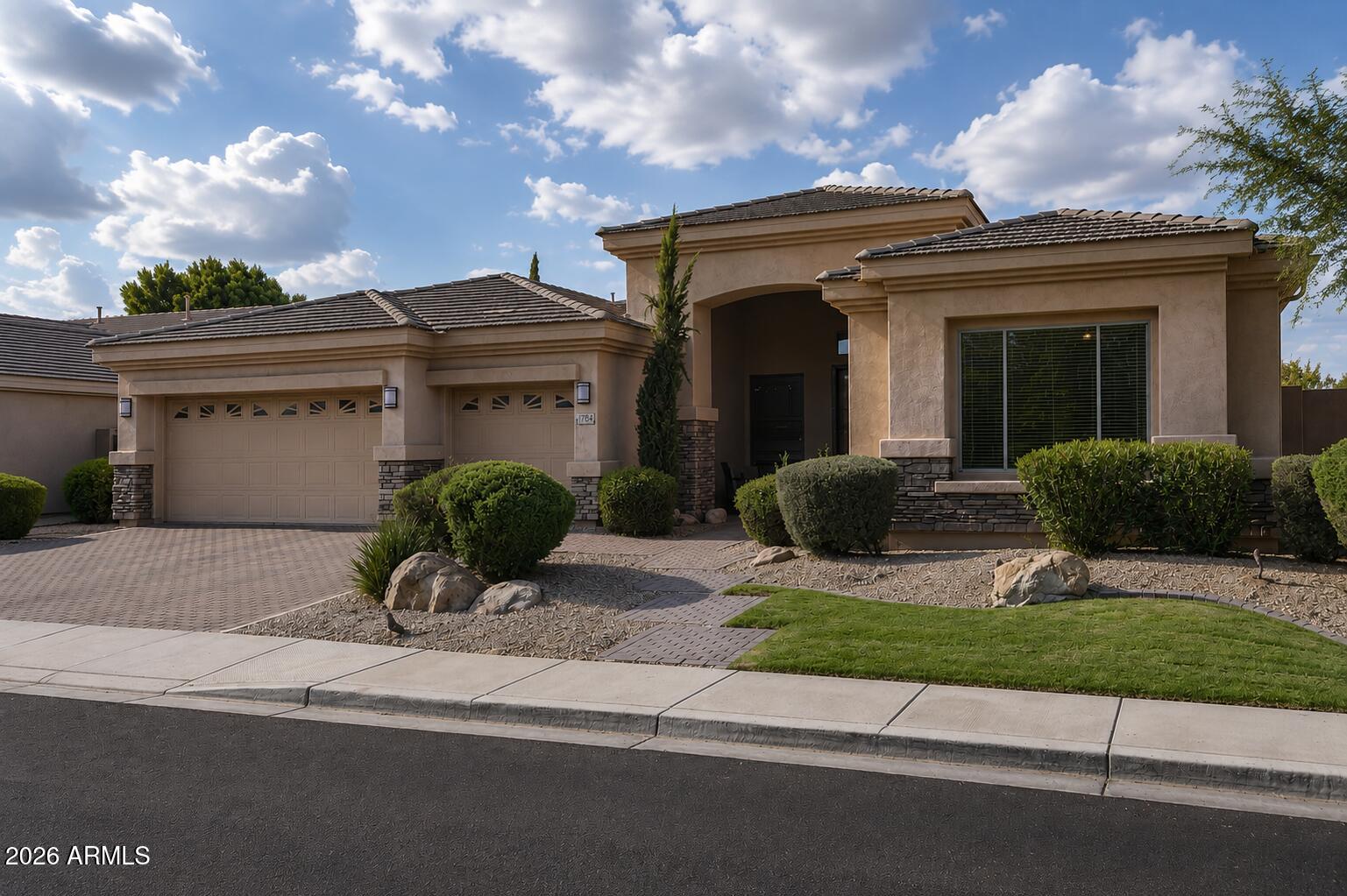 1764 W COCONINO Drive