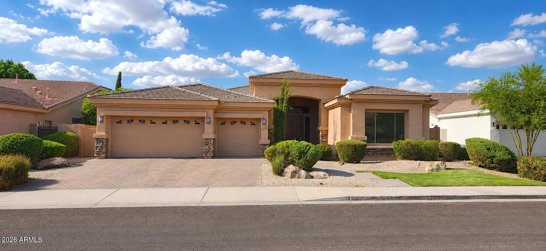 1764 W COCONINO Drive